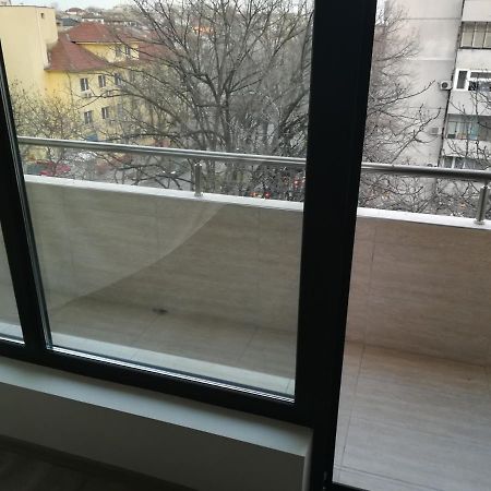 Lovely 3-Bedroom Apartment For 7 Ppl At The Centre Varna Exterior photo