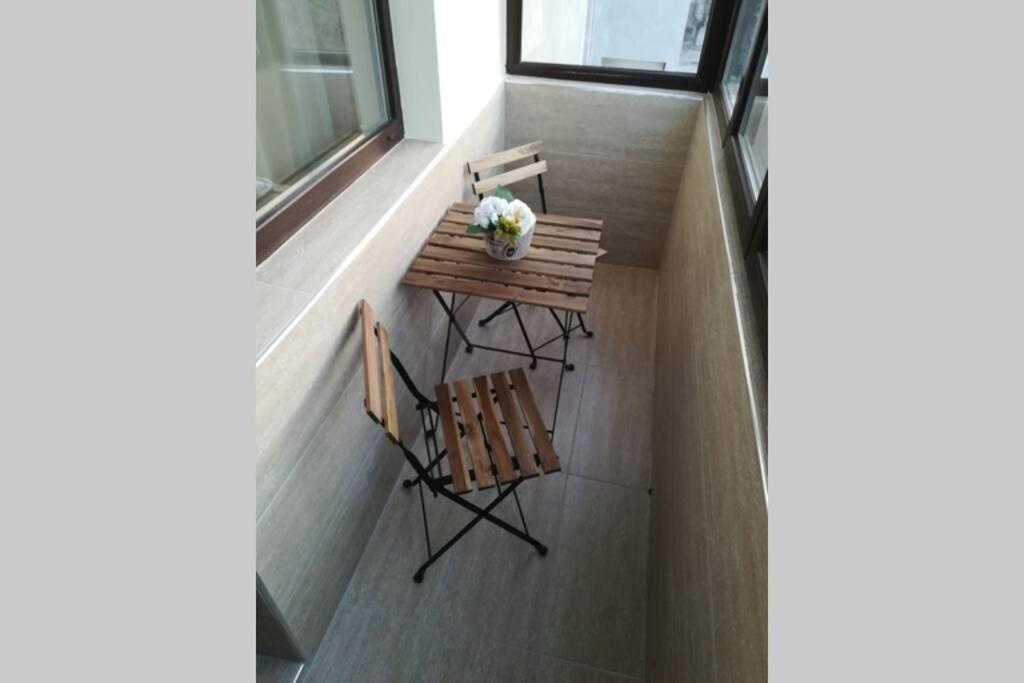 Lovely 3-Bedroom Apartment For 7 Ppl At The Centre Varna Exterior photo